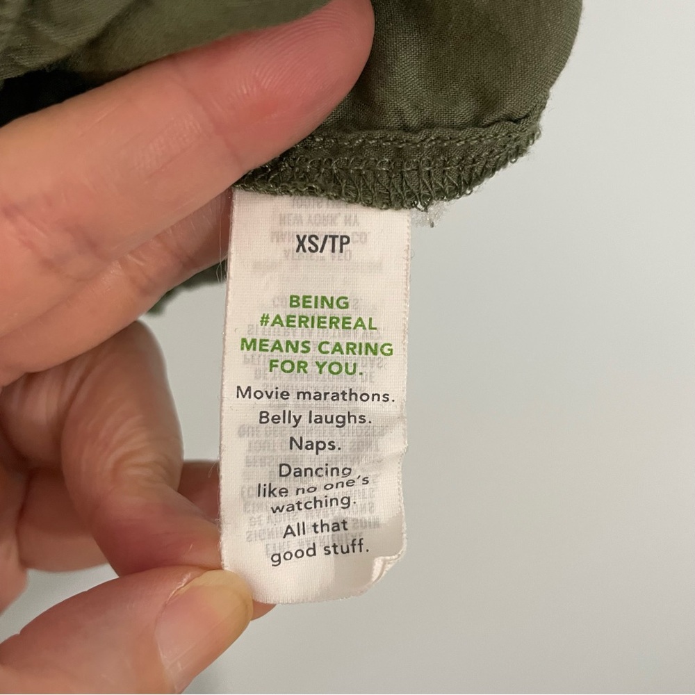 Aerie Olive Green Split Henley Neck Bubble Sleeve Cropped Women's Top XS - Picture 8 of 9